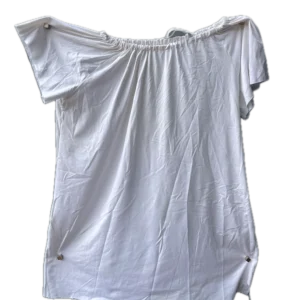 Box 068, Qty 18, Cast K,J | Short Sleeve T-Shirts With Elasticated Neck: White